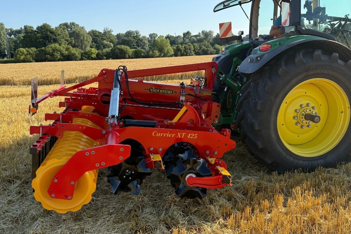 Mietmaschine_Väderstad Carrier XT 425
